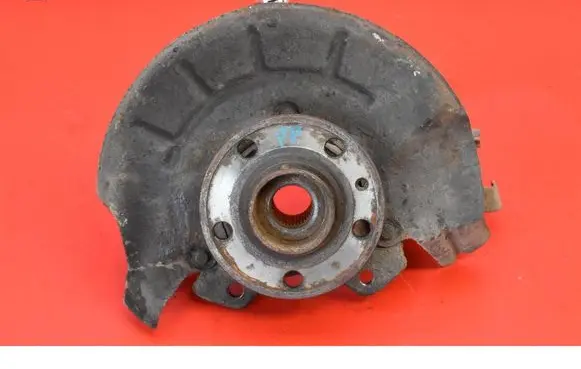 Skoda Roomster (5J) Front wheel hub spindle knuckle