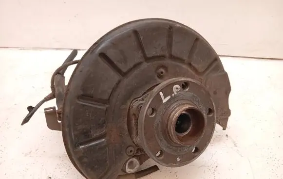 Volkswagen PASSAT B6 Front wheel hub spindle knuckle