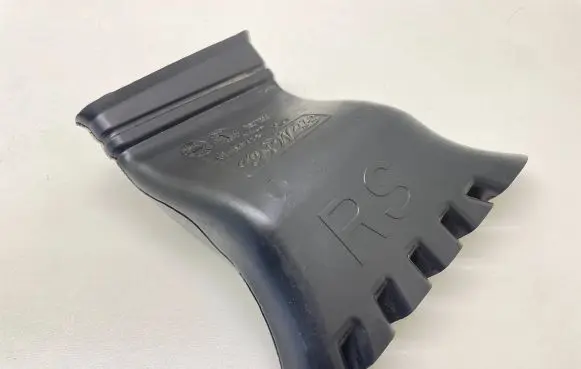 Volvo V50 Air intake hose/pipe 4M5118D236DB