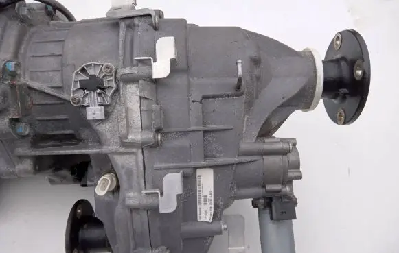 Infiniti QX80 Gearbox transfer box case 33100-1LA0D