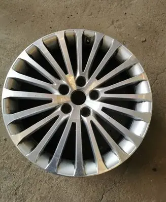 R18 alloy rim