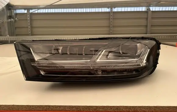 Audi Q7 4M Headlight/headlamp 4M0941035