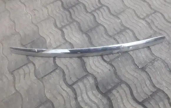 Ford Focus Front bumper splitter molding 8M518666
