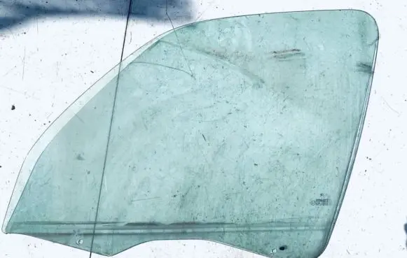 Citroen Xsara Picasso Front door window glass four-door