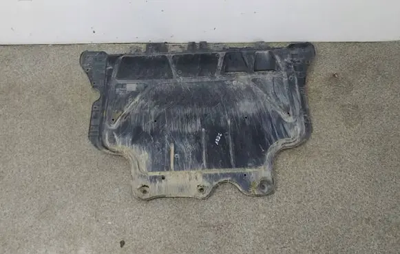 Volkswagen Fox Engine cover (trim) 