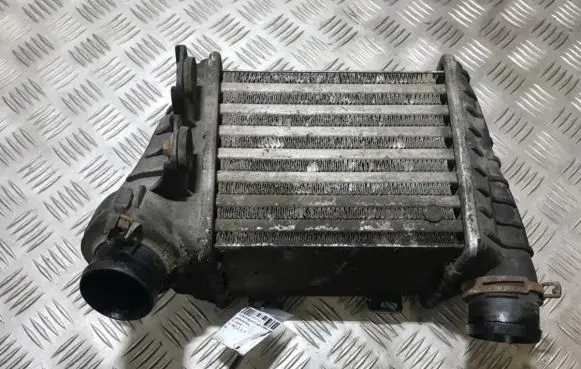 Volkswagen Golf III Intercooler radiator