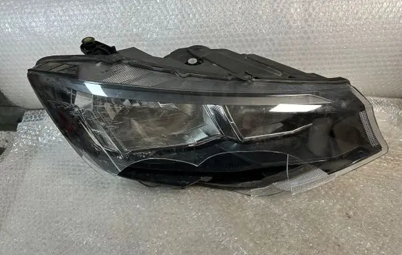 Volkswagen Caddy Headlight/headlamp 2k8941006D