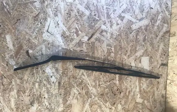 BMW X3 E83 Windshield/front glass wiper blade 