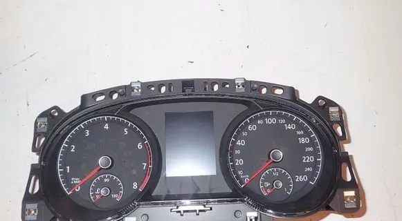 Volkswagen Golf Sportsvan Speedometer (instrument cluster) 517920750B