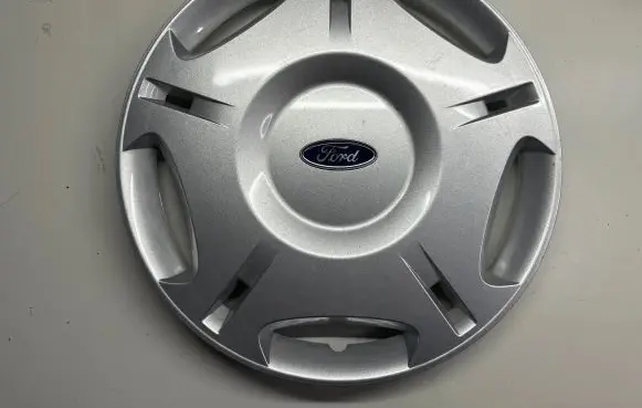 Ford Focus R16 wheel hub/cap/trim 1S711130AE