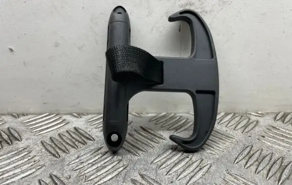Audi A6 S6 C7 4G Tie down hook / loop 4G5867615