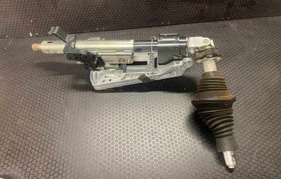 Mercedes-Benz C W204 Steering wheel axle 204462206