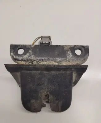 Audi A6 S6 C5 4B Tailgate/trunk/boot lock/catch/latch 4B9827505E