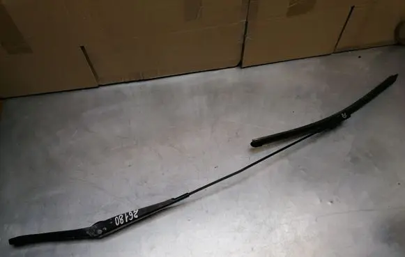 Ford Focus Front wiper blade arm 4M5117526CC