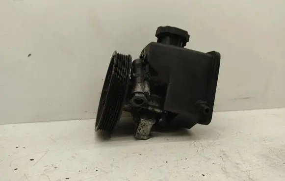 Mercedes-Benz Vito Viano W639 Power steering pump A6112300115