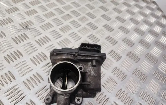 Toyota Verso-S Throttle valve 261000N030