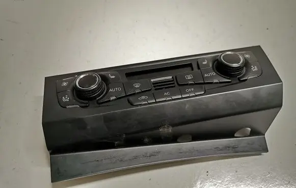 Audi A5 8T 8F Climate control unit 8T1820043