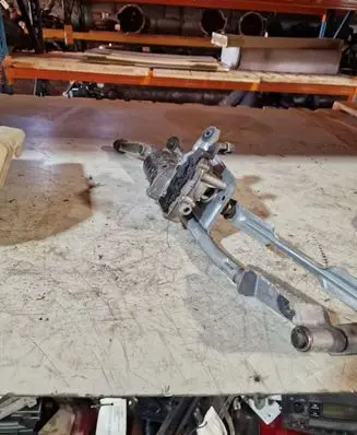 Front wiper linkage and motor