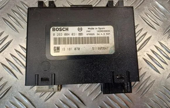 Opel Zafira B Parking PDC control unit/module 13181070 0263004031
