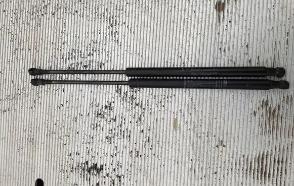 Fiat 500 Tailgate/trunk strut/damper 51785412