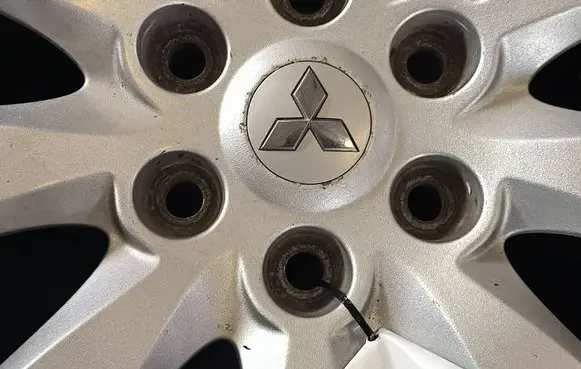 Mitsubishi Pajero R18 alloy rim 