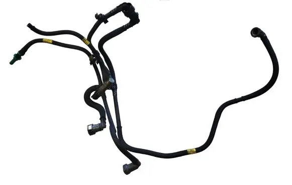 Volvo V50 Fuel injector supply line/pipe 
