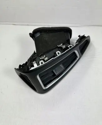 Ford Focus Dashboard side air vent grill/cover trim BM51018B08