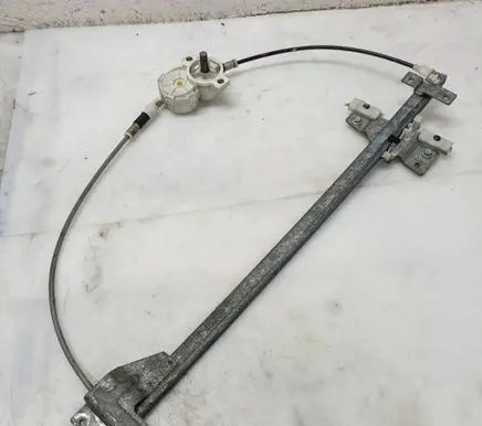 Mercedes-Benz Vito Viano W638 Front door manual window regulator