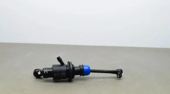 Nissan Qashqai Clutch slave cylinder 306104BG1B