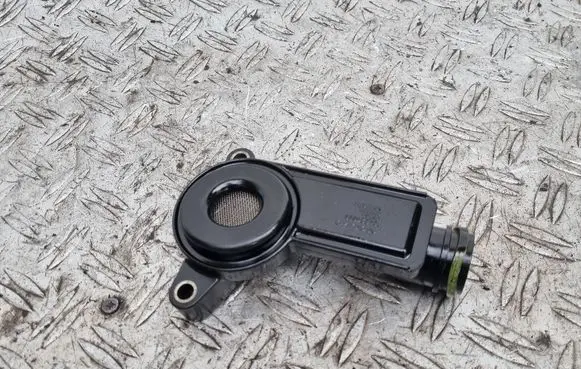 Volvo V40 Oil sump strainer pipe 31321050