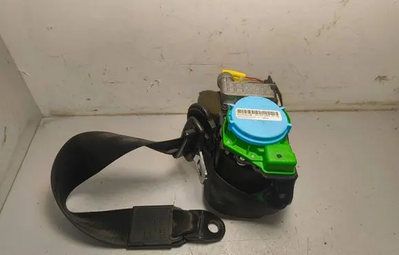 Audi A5 8T 8F Front seatbelt 3063561 0715C2619R 3063560