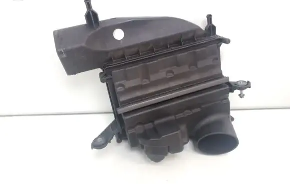 Mercedes-Benz E W211 Air filter box A6420901701