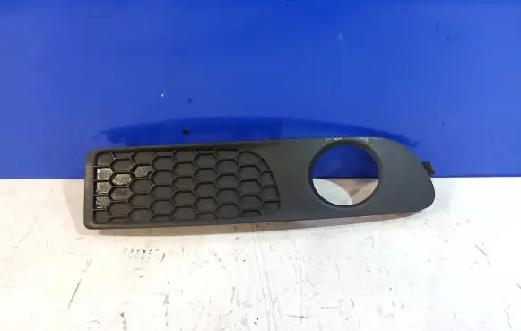 Quarter panel pressure vent