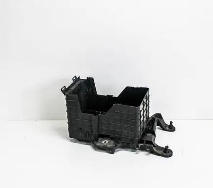 Volkswagen Golf V Other engine bay part