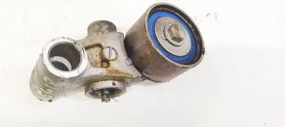 Subaru Forester SF Generator/alternator belt tensioner