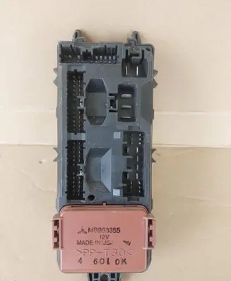 Mitsubishi Space Star Fuse box set MB953355