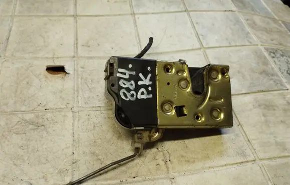 Citroen C5 Front door lock