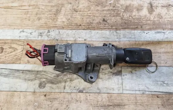 Skoda Octavia Mk1 (1U) Ignition lock 4B0905851C G0010C