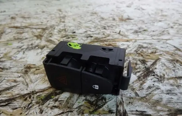 Dacia Sandero Other switches/knobs/shifts