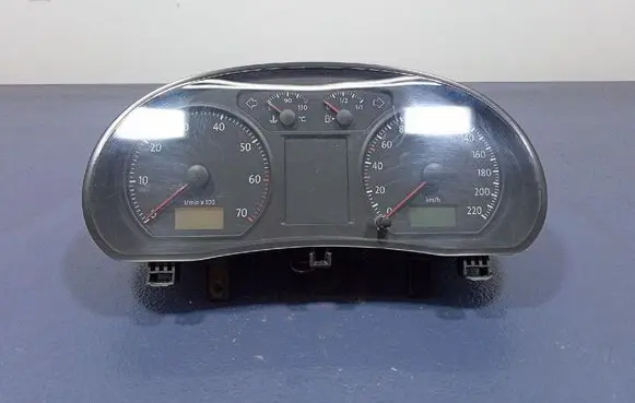 Volkswagen Polo IV 9N3 Speedometer (instrument cluster) 6Q0920823
