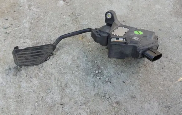 Toyota Yaris Accelerator throttle pedal 3059121