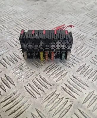 Mercedes-Benz E W210 Fuse module 0015457901