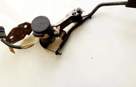 Nissan Primera Accelerator throttle pedal 0281002250 861300774