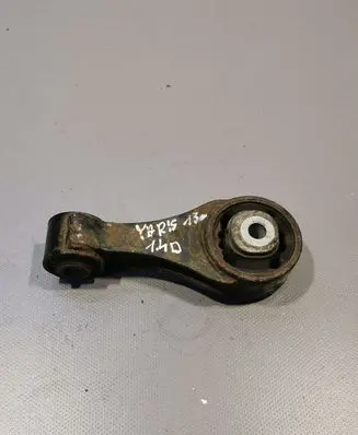 Toyota Yaris Engine mount bracket