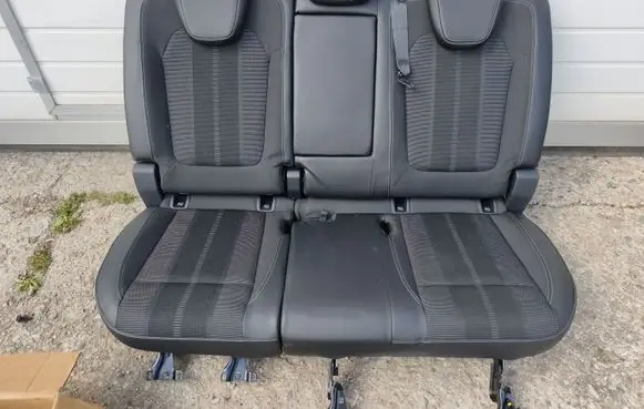 Opel Grandland X Rear seat 