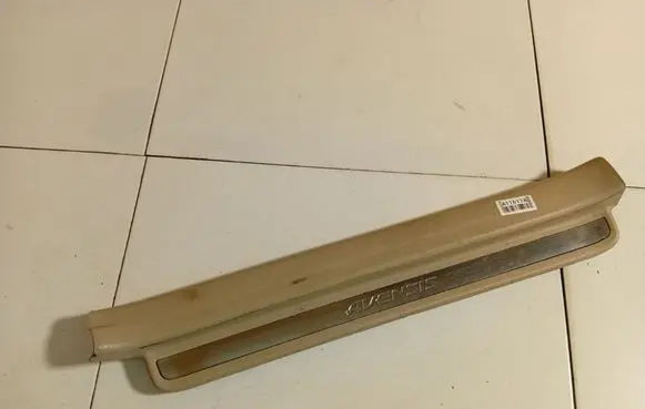 Toyota Avensis T250 Front sill trim cover 6791305040