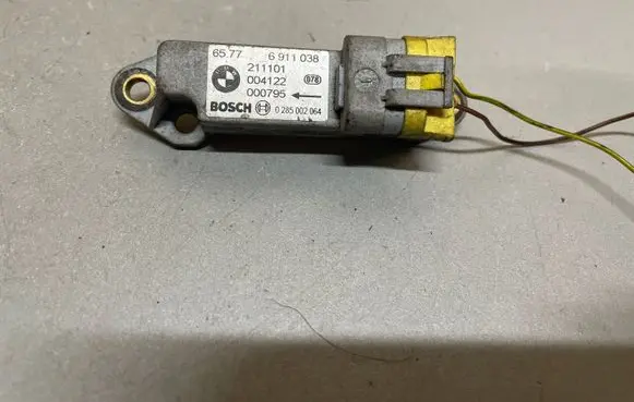 BMW X5 E53 Airbag deployment crash/impact sensor 6911038