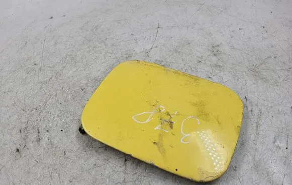 Audi A6 S6 C4 4A Fuel tank cap 