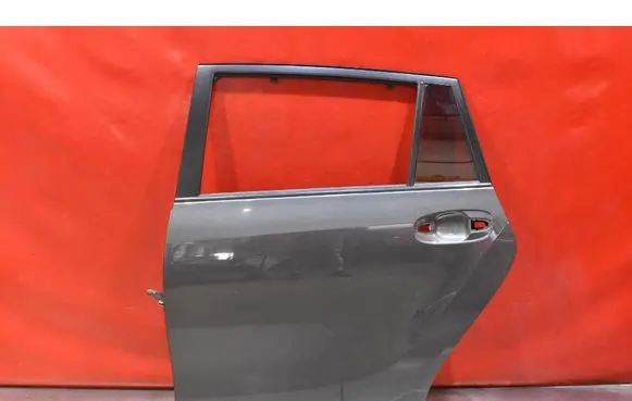 Toyota Corolla Verso E110 Rear door