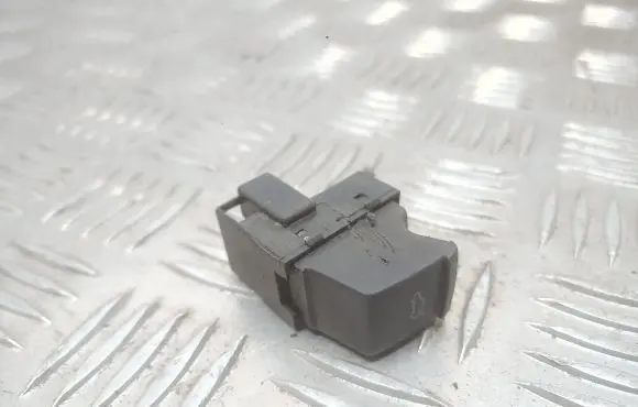 Volkswagen PASSAT B5.5 Tailgate opening switch 1J0959831A